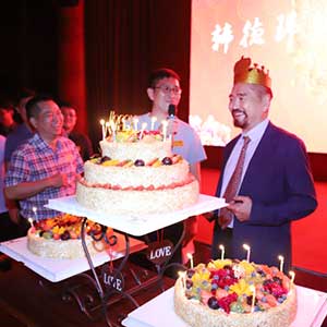 DAHON Holds Banquet Celebration for Leader's Birthday